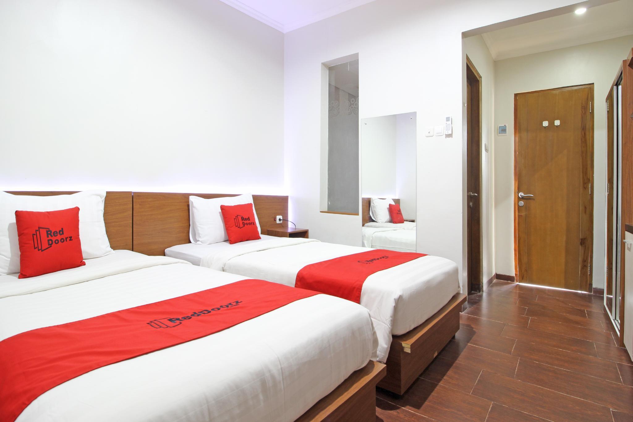 Reddoorz Near Jogja City Mall Melati Экстерьер фото