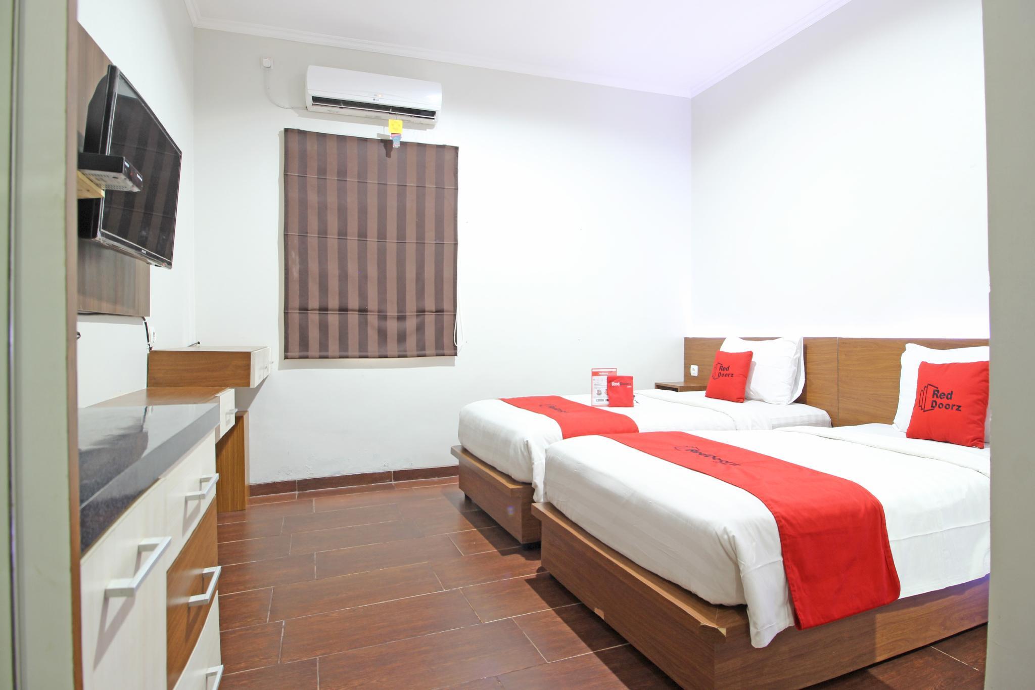 Reddoorz Near Jogja City Mall Melati Экстерьер фото